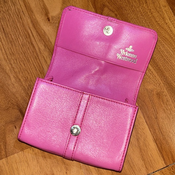 Authentic Vivienne Westwood Leather Case with Enamel Heart Accent - Picture 9 of 12